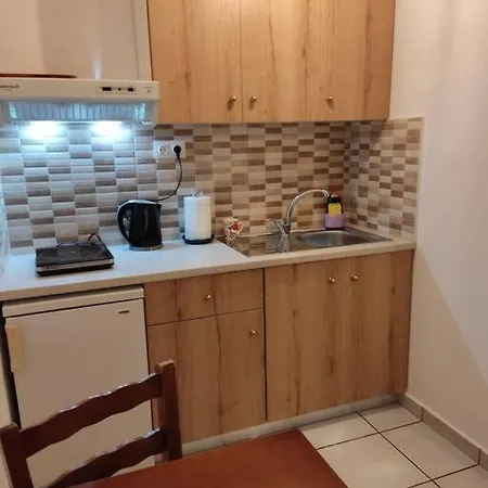 Chrysoula's Convenient Triple With Yard Monemvasía