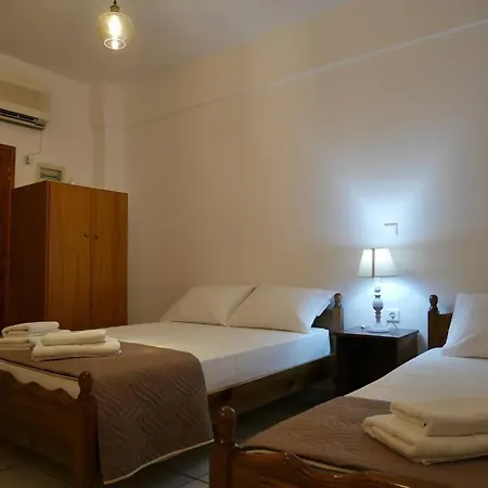 Chrysoula's Convenient Triple With Yard Monemvasía