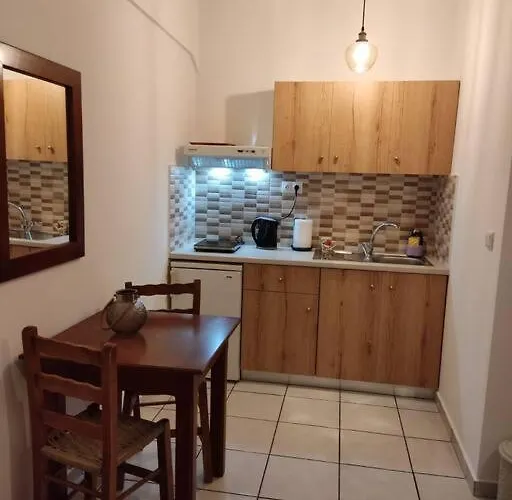 Chrysoula's Convenient Triple With Yard * Monemvasía